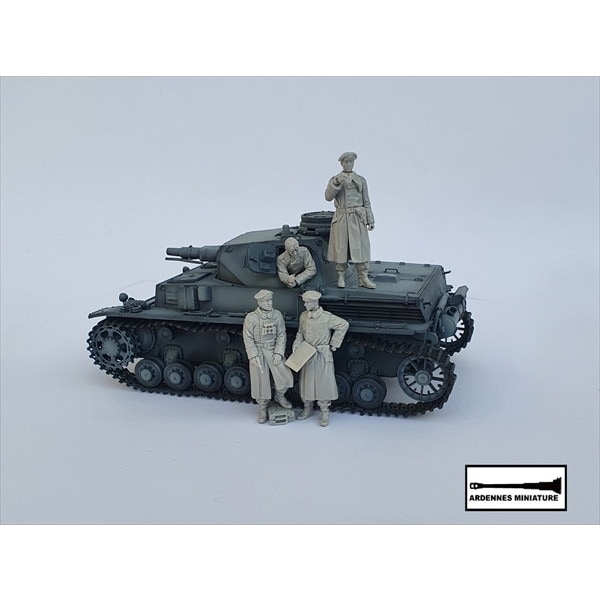 AR35041 1/35 WWII ドイツ 大戦初期の戦車兵＃2 双眼鏡を持つ戦車指揮