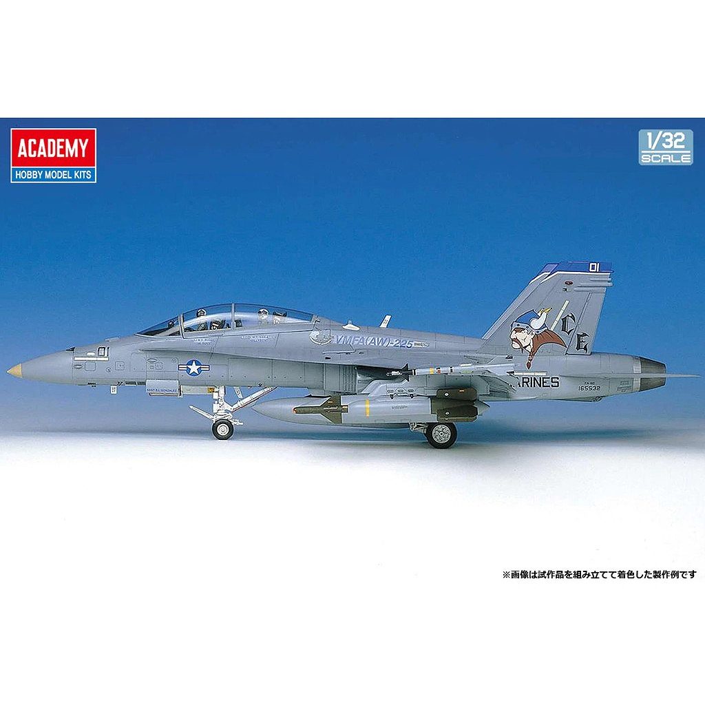 新製品】12103 1/32 F/A-18D ホーネット 