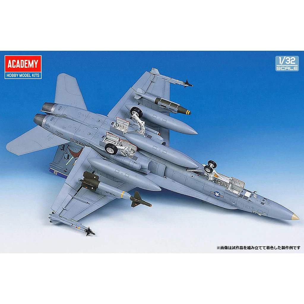 新製品】12103 1/32 F/A-18D ホーネット 