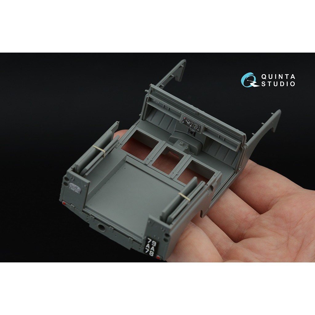 新製品】QD+35139 1/35 ランドローバー 88 シリーズII 内装カラー3D