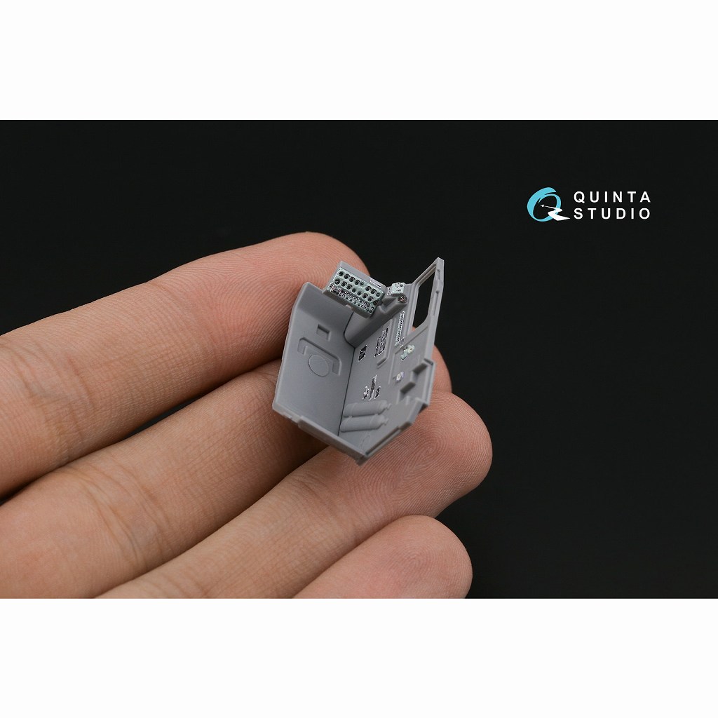 QD72129 1/72 ロシア BM-30 スメルチ 多連装ロケット砲 内装カラー3D