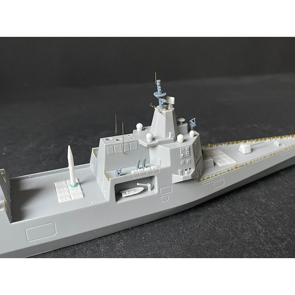 チャレンジ　米海軍EOD 陸自“チヌーク”、米海軍の強襲揚陸艦「アメリカ」に着陸！ 共同訓練