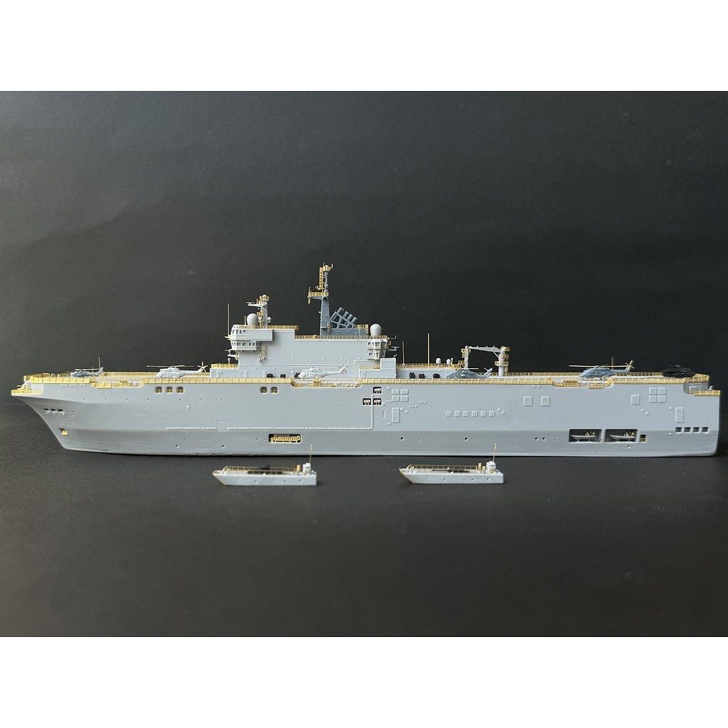 新製品】MDW090 仏海軍 ミストラル級強襲揚陸艦 | ドギー