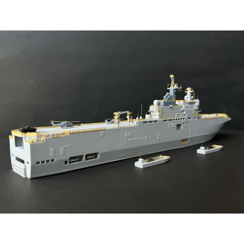 MDW090 仏海軍 ミストラル級強襲揚陸艦 | ドギーインダストリーズ