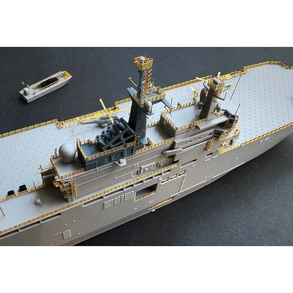 MDW090 仏海軍 ミストラル級強襲揚陸艦 | ドギー
