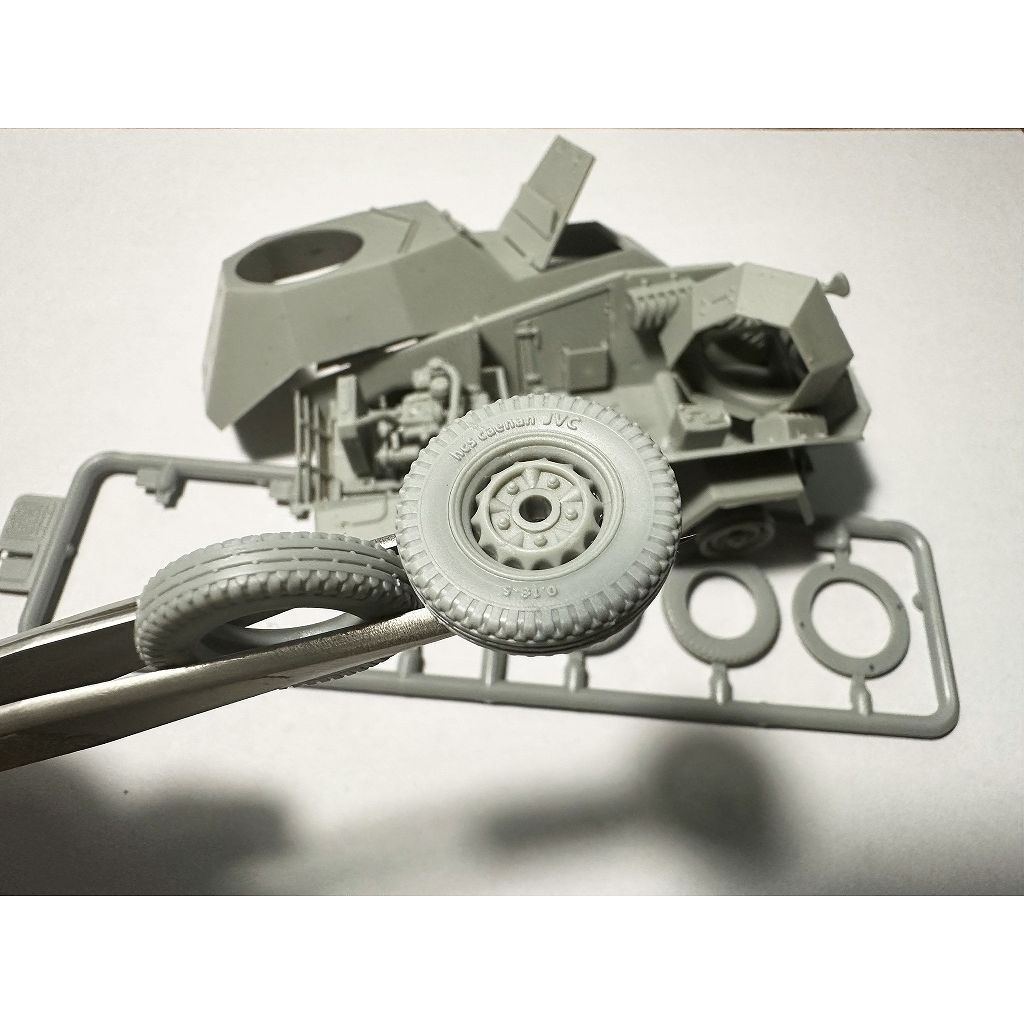 MM35004 1/35 �ɥ��ķ� BA-64B(r) �����ü� w/�ե륤��ƥꥢ