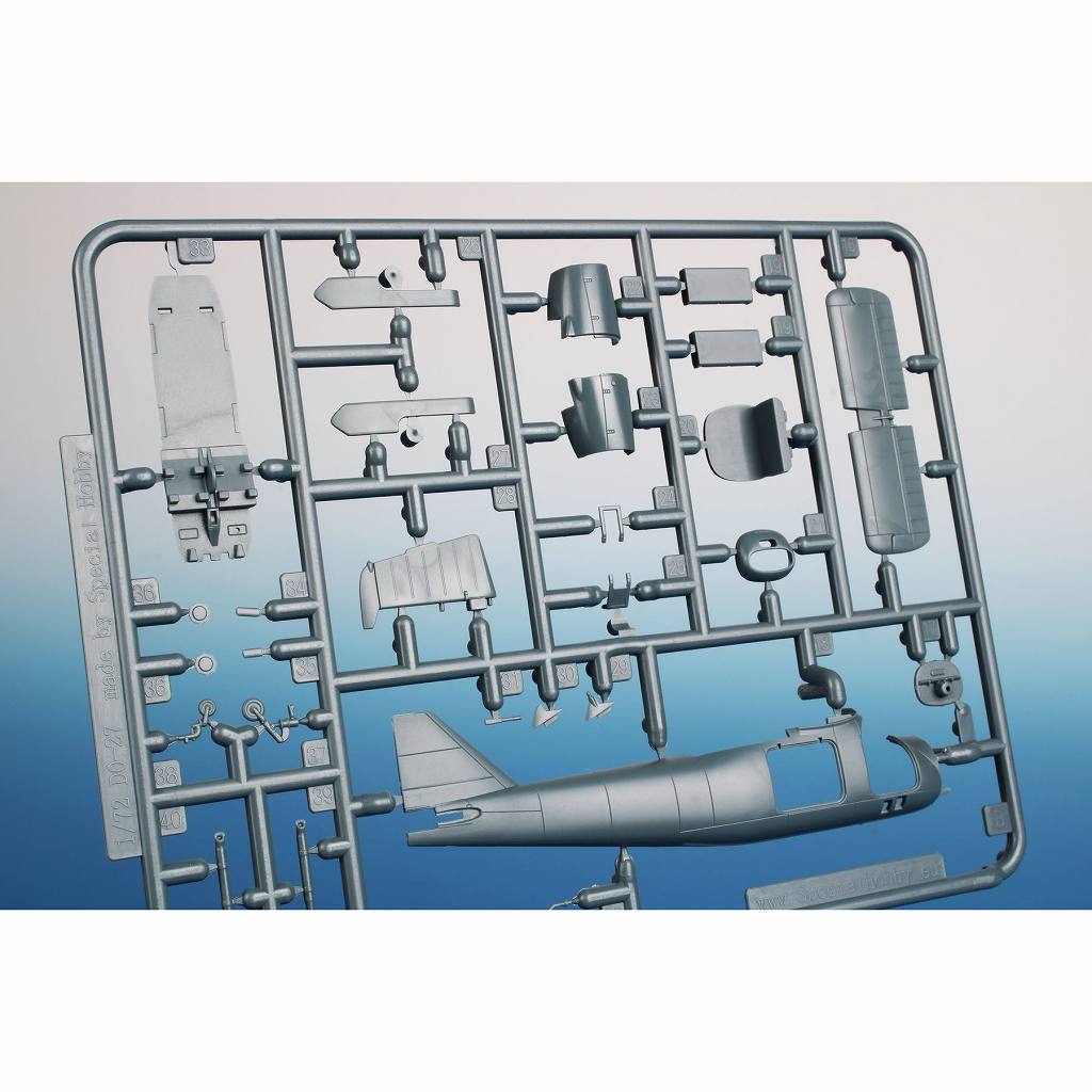 72506 1/72 ドルニエ Do-27H-2 3枚プロペラ型 | スペシャルホビー