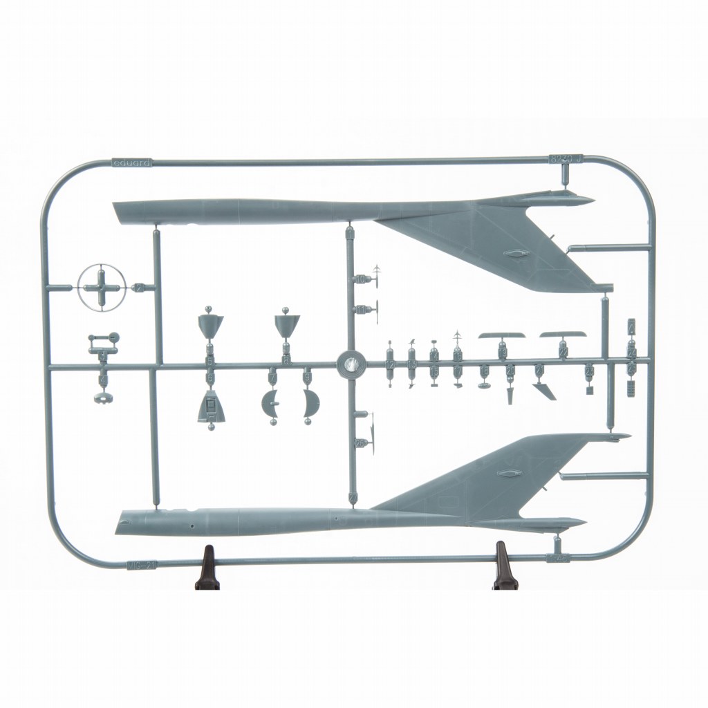 ミィ 84130 1/48 ミグ MiG-21bis フィッシュベッド ウィークエンド