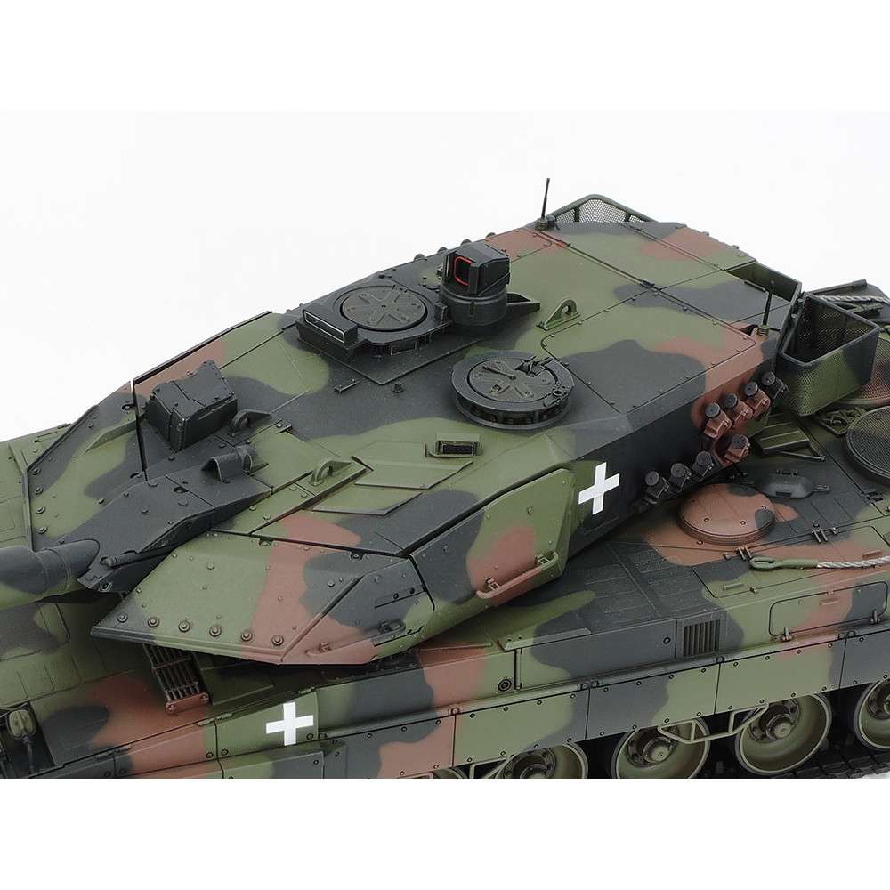 【りろさん予約済】タミヤ完成品 1/35 レオパルド2 A6ウクライナ軍仕様 りろさん予約済】タミヤ完成品 1/35 レオパルド2 A6ウクライナ軍仕様