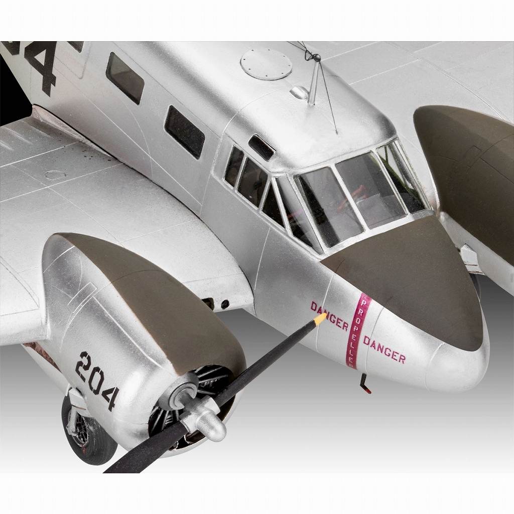 Amazon | ドイツレベル(Revell) 1/48 ビーチクラフト モデル 18