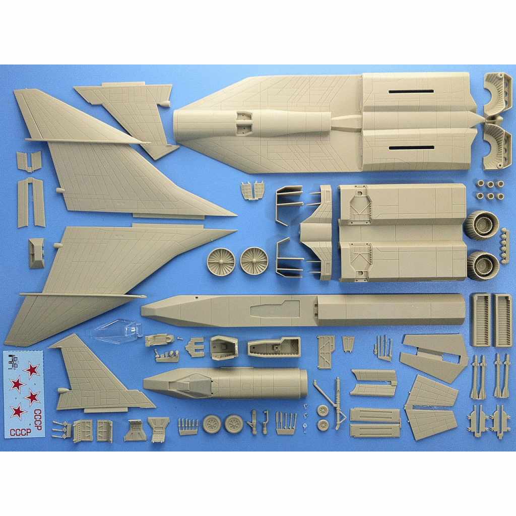 MiG-31 ファイヤーフォックス プラスチックキット 1/144 プラモデル