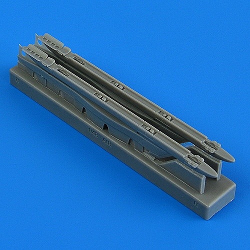 49168 1/48 ���ѥ���å� ���㥮�奢GR.1/GR.1a ���ѥ�����w/AIM-9 �����㡼(�����ե��å�����)