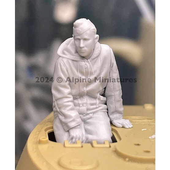 35316 1/35 WWII ドイツ ハッチに腰掛ける戦車兵 | アルパイン Alpine