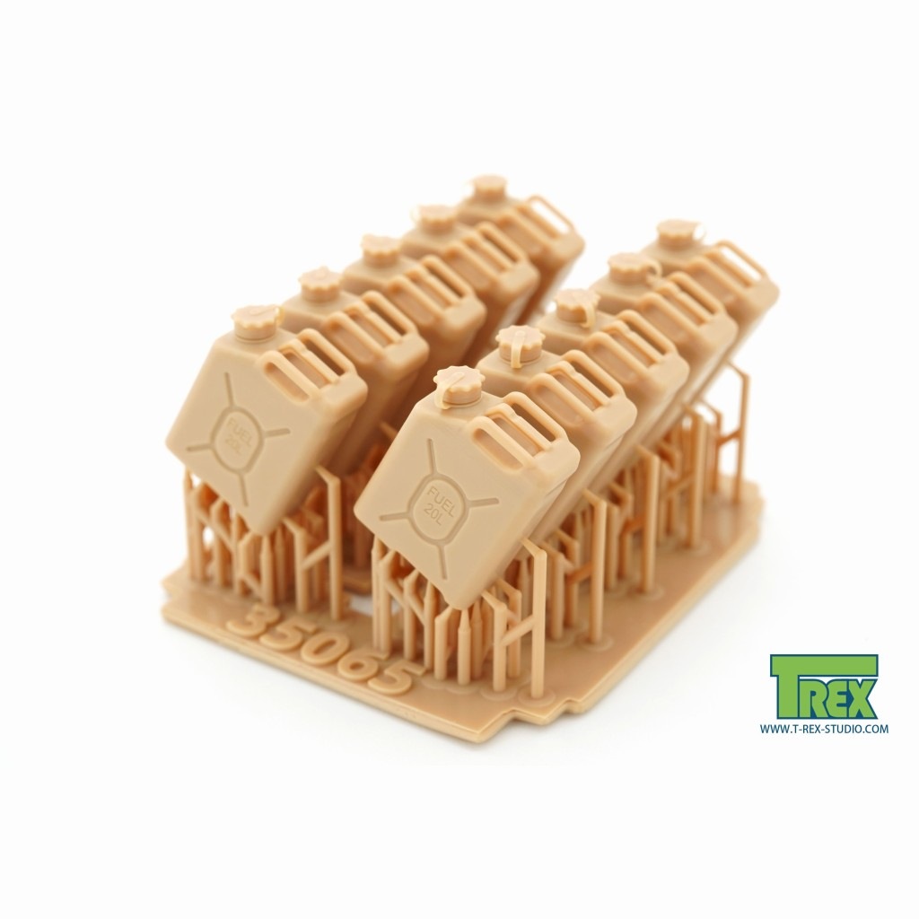 TR35065 1/35 現用アメリカ軍燃料用タンクセットB「20L」表記仕様 | T