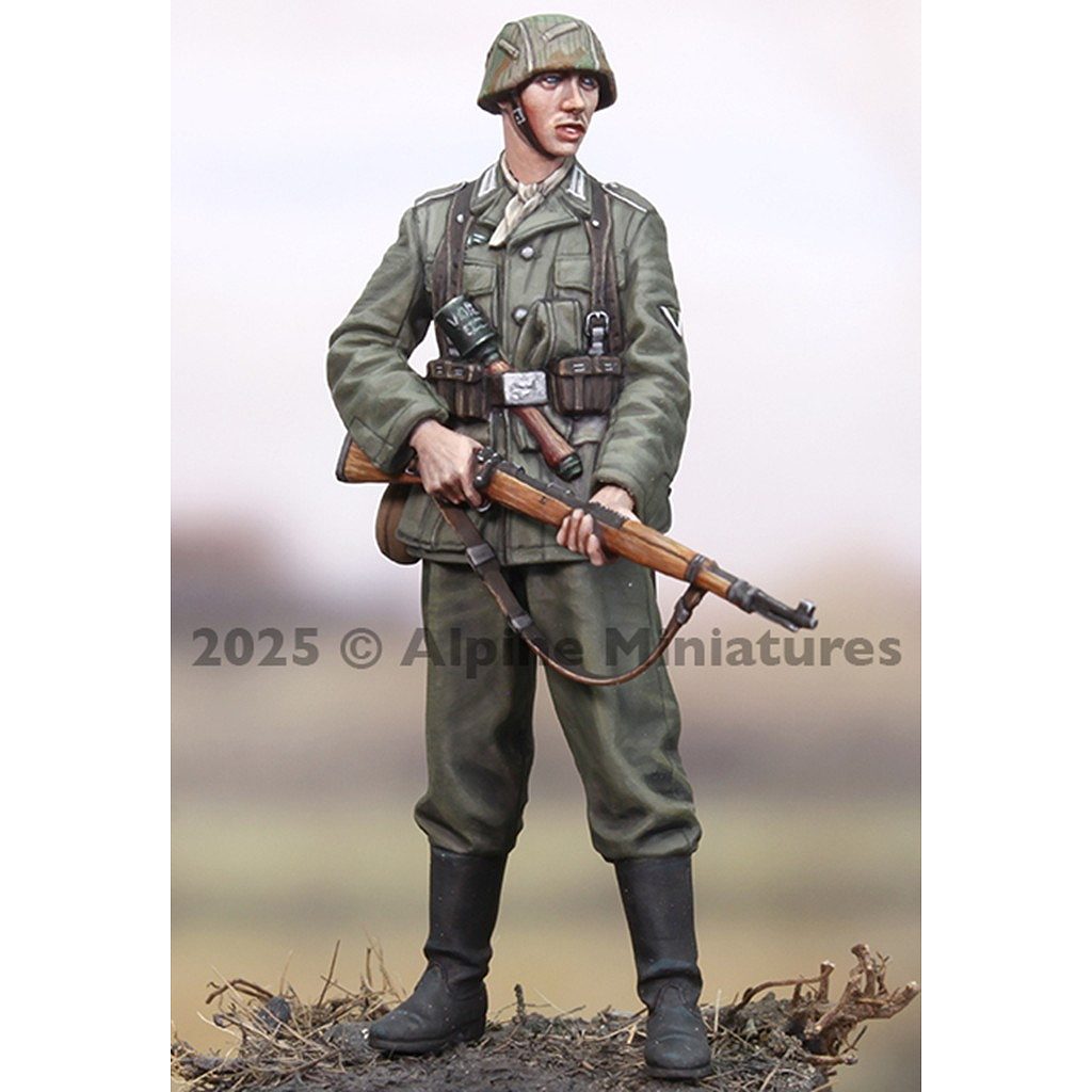 新製品】35331 1/35 WWII ドイツ Kar98kを持つ装甲擲弾兵兵士
