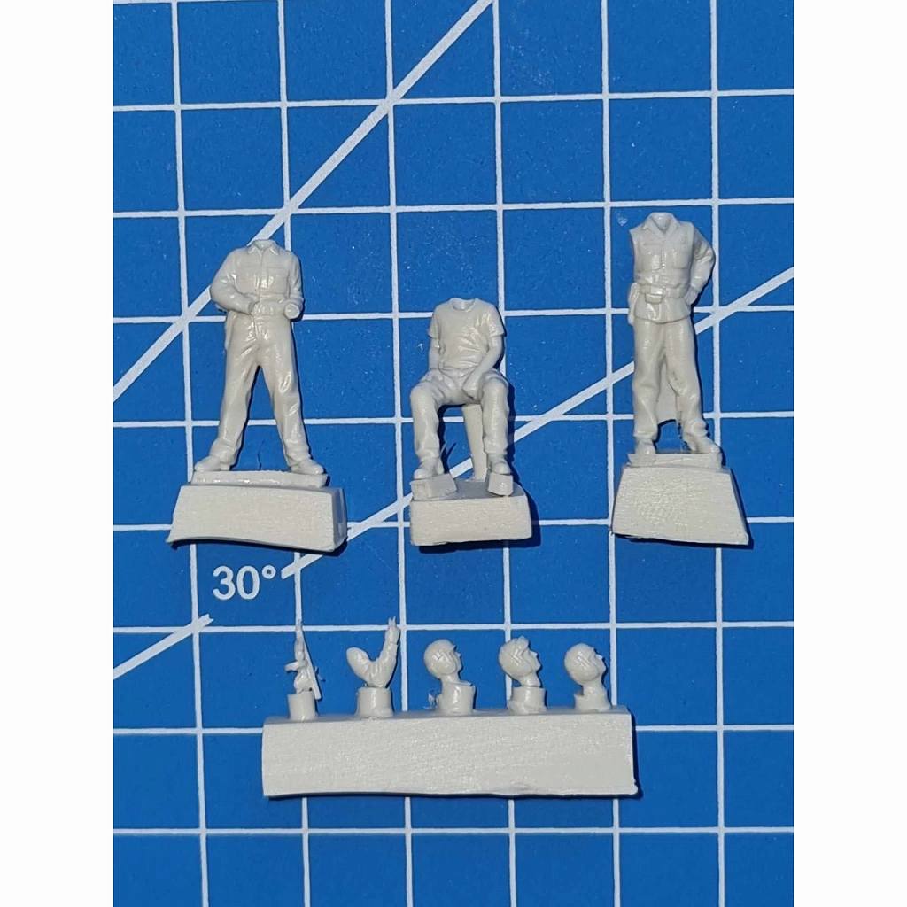 F72074 1/72 太平洋戦争 USMC戦車兵3体（座る1、立ってタバコを吸う1