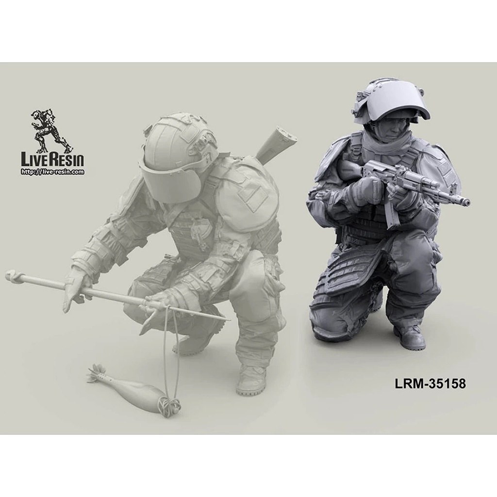 LRM-35158 Russian engineer in OVR-2 eguipment with AK-74M