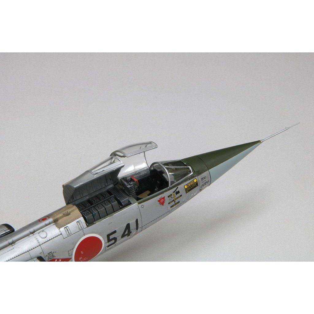 FF07 �Ҷ������� F-104J ��Ʈ�� �ȱɸ���