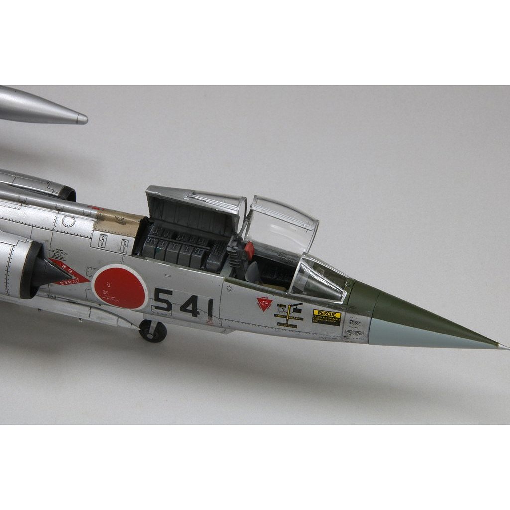 FF07 �Ҷ������� F-104J ��Ʈ�� �ȱɸ���