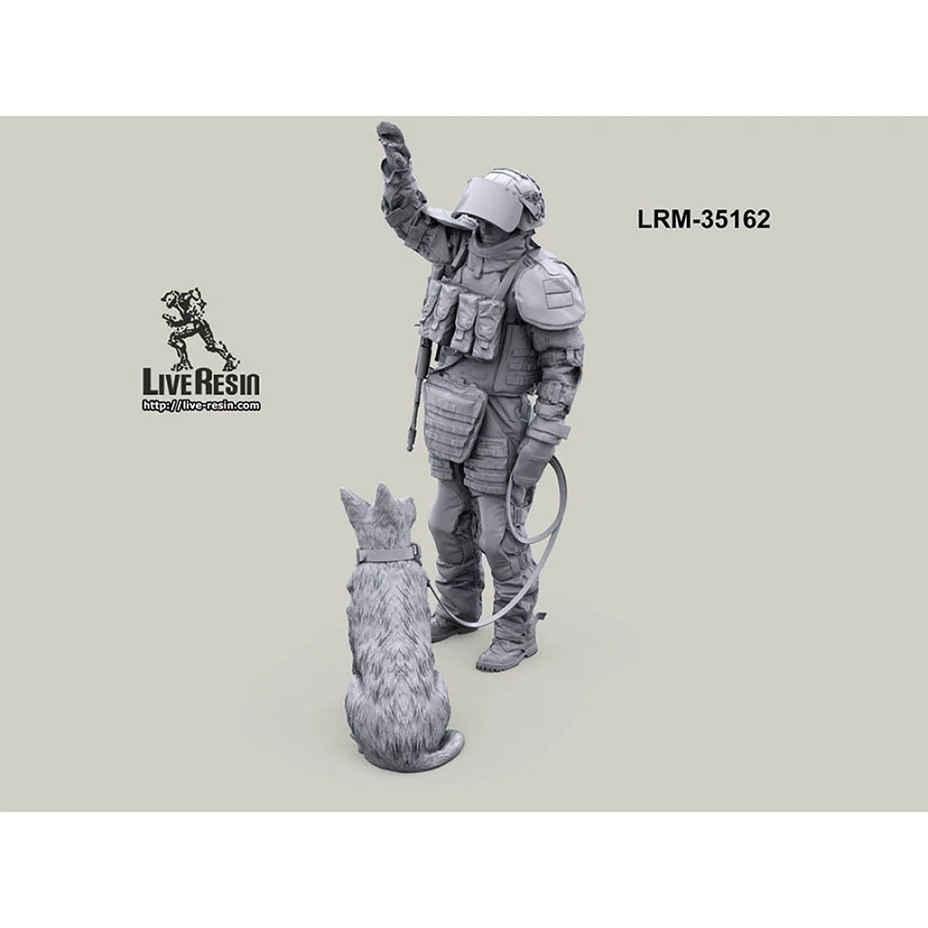 LRM-35162 Russian engineer in OVR-2 with sapper dog