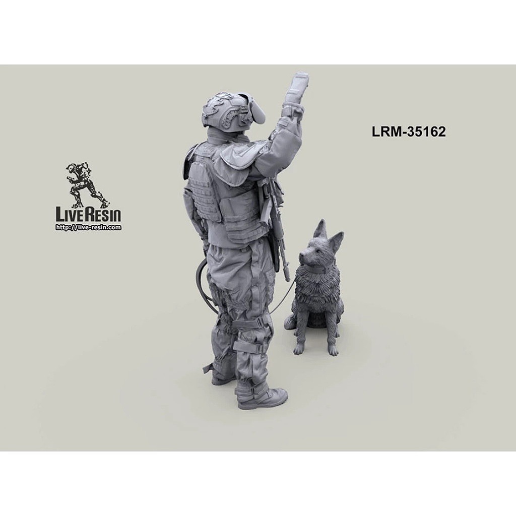 LRM-35162 Russian engineer in OVR-2 with sapper dog