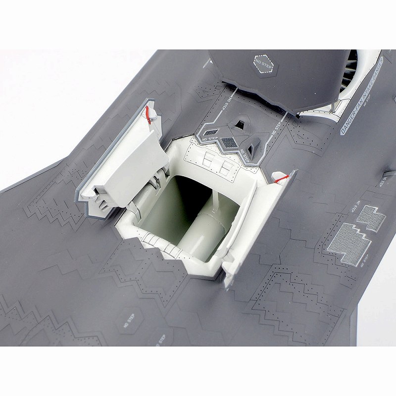 61125 1/48 ���å����� �ޡ�����F-35B �饤�ȥ˥�II