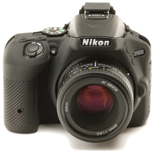 �����������С� Nikon D5600 �� �֥�å�