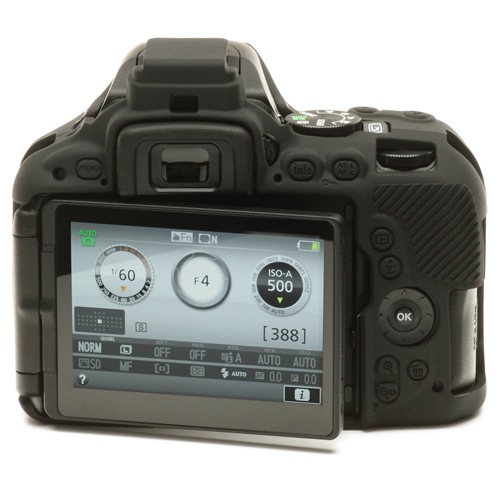 �����������С� Nikon D5600 �� �֥�å�