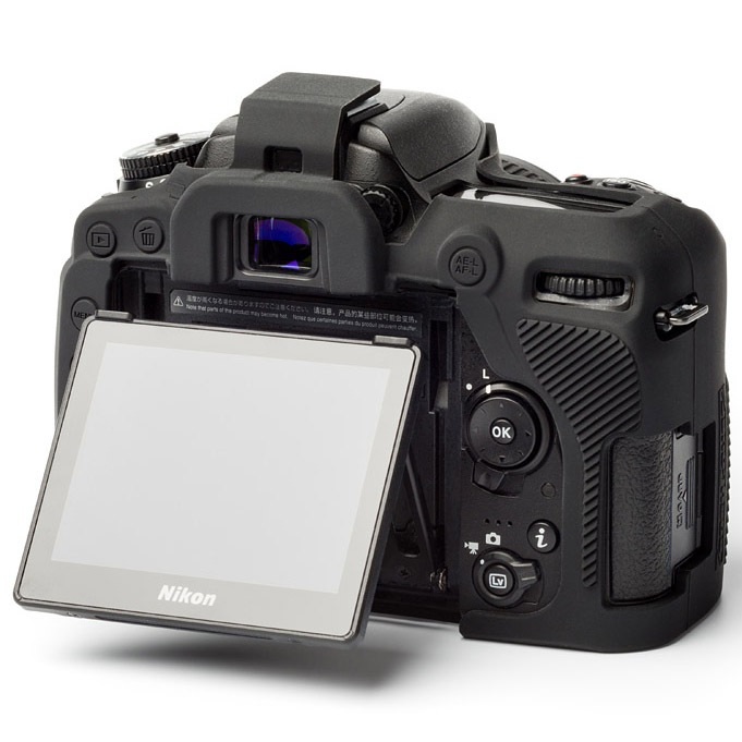 �����������С� Nikon D7500 �� �֥�å�