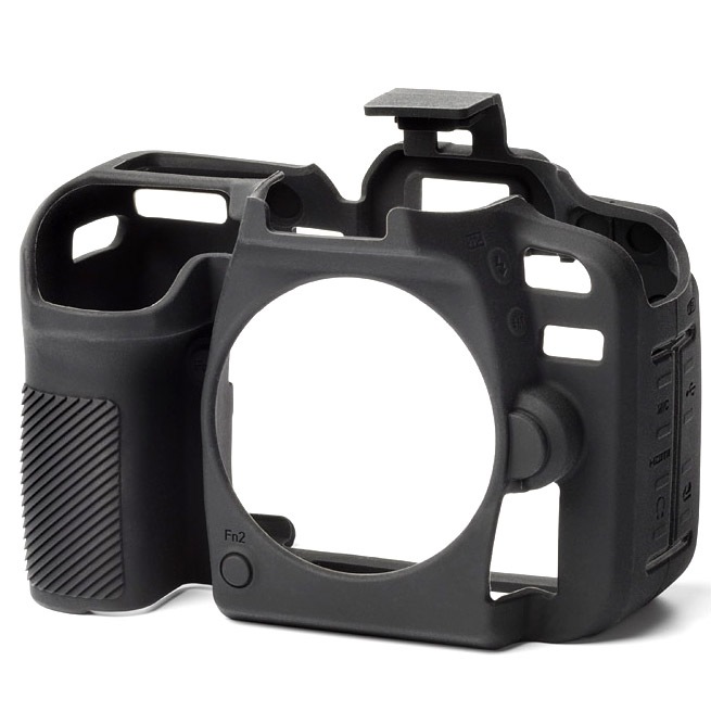 �����������С� Nikon D7500 �� �֥�å�