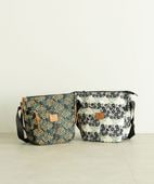 【新柄】台形ショルダーバッグ＜撥水加工＞