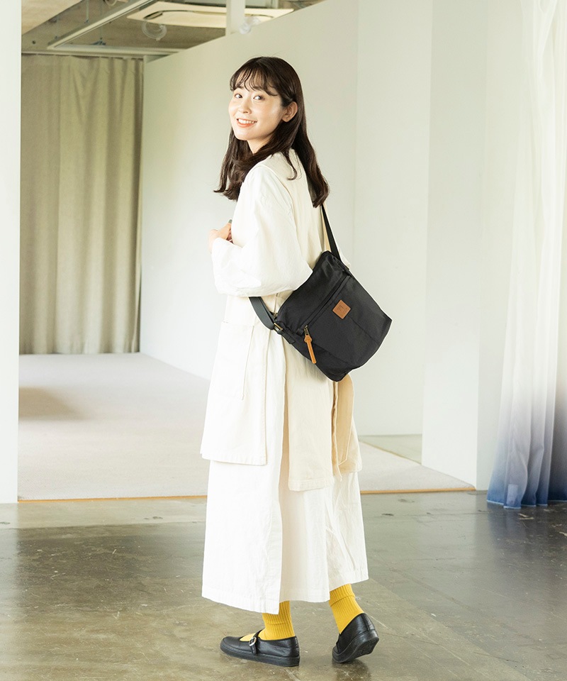 【関税込】 プリズマショルダーバッグ - コルク 新色登場】台形ショルダーバッグ<撥水加工>|キッピス