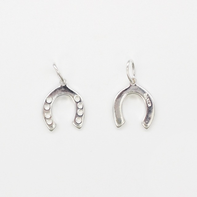 0010423SVT SV925製トップ 馬蹄 Cカン付 チャーム10.5×9.0×1.5mm,Cカン外径5.0×3.0mm線径0.6mm 1ヶ