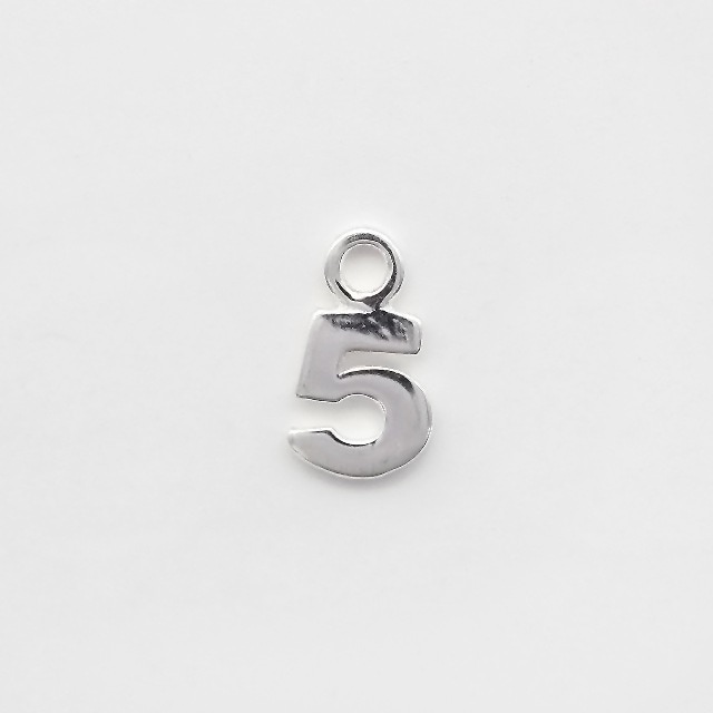 00106545SVC SV925製チャーム 数字5 8.0×4.5×0.8mm 1ヶ