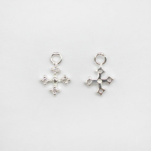 0020032SVC SV925製チャーム CZ付クロス 10.0×7.0×1.5mm 1ヶ
