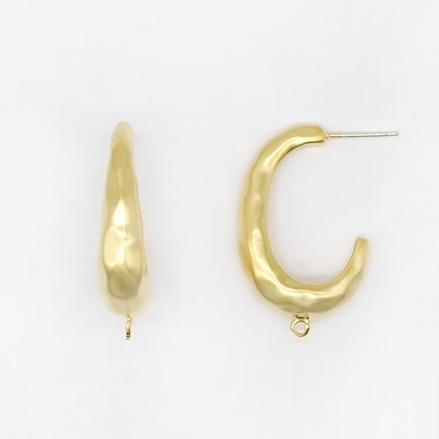 99A0433BRE 真鍮製(ポスト：SV925製)ピアス C型 カン付 マットゴールド 31.0×7.5×23.0mmポスト線径0.75mm 1ペア