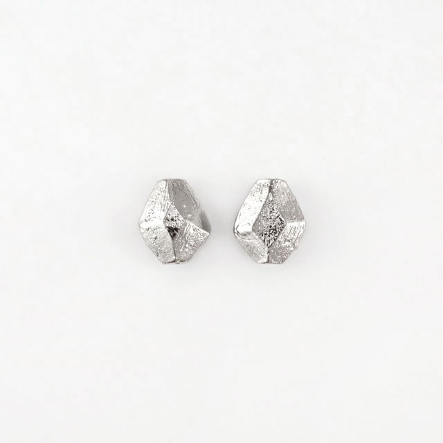 2210676BRB 真鍮製ビーズ ランバスカット ロジウムカラー 14.0×12.0×6.0mm穴径約1.5mm 2ヶ【SALE】