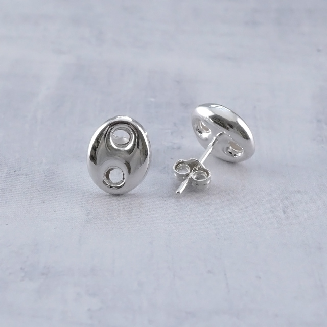 0010932SVE SV925製ピアス 10.5×8.5×13.5mm 1ペア - 卸シルバー