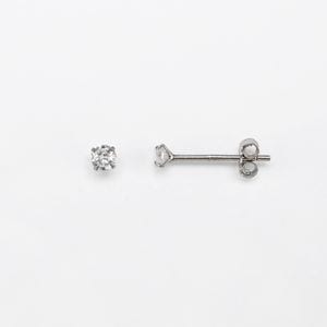 21E0004SVE SV925製CZピアス ラウンドブリリアントカット 4本爪留め ロジウムメッキ 直径3.0mm,13.5mm,ポスト線径0.8mm 1ペア