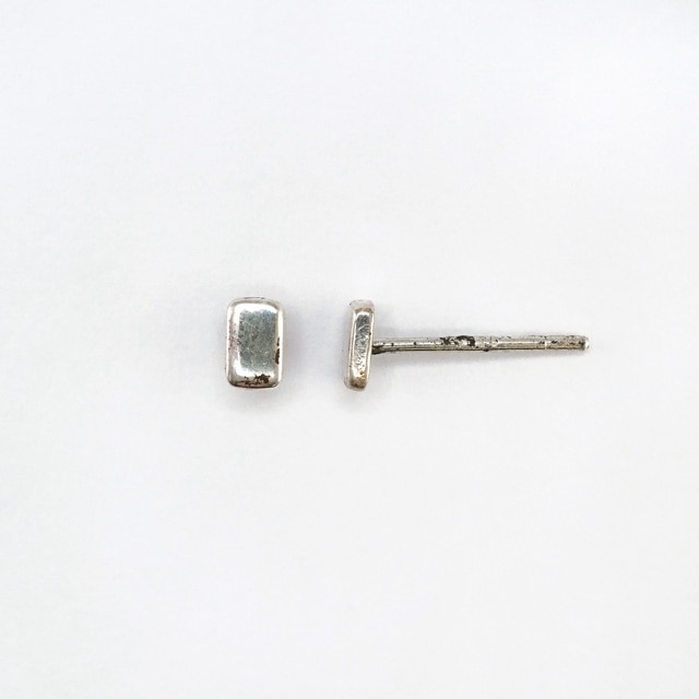 2210713SVE SV925製ピアス レクタングル 4.5×3.0×12.0mmポスト線径0.8mm 1ペア
