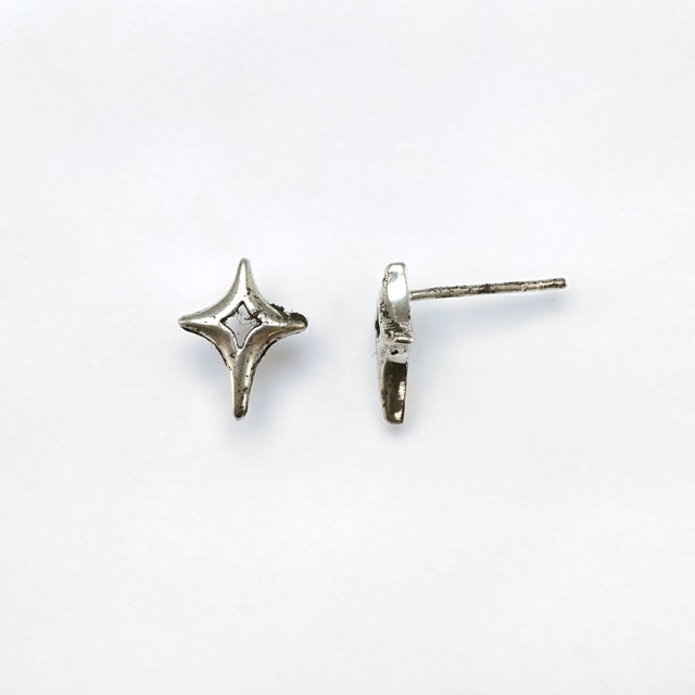 2210715SVE SV925製ピアス クロス 11.0×8.5×13.0mmポスト線径0.8mm 1ペア