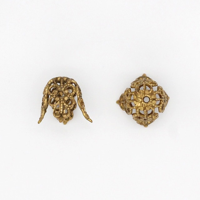 05393751BRP 真鍮製パーツ カツラ透かし 生地 直径13.5mm厚12.0mm 4ヶ
