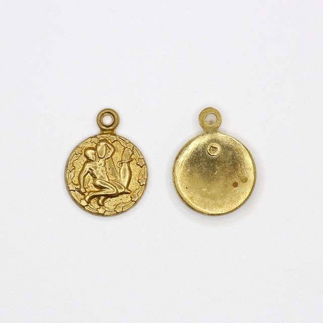 0534447BRC 真鍮製チャーム みずがめ座 生地 13.0×10.0×1.8mm 1ヶ - 卸