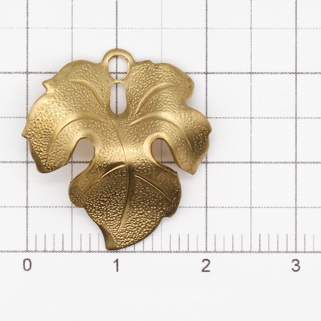 0532240HBRC 真鍮製チャーム リーフ 生地 22.5×21.0×5.5mm 1ヶ - 卸