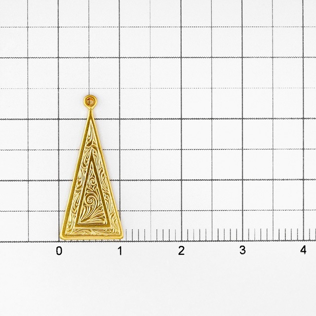GPP-979-1 真鍮製チャーム トライアングル 裏抜き マットゴールド 23.5