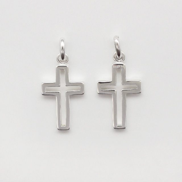 0010419SVT SV925製トップ クロス中抜き Cカン付 チャーム20.0×11.0