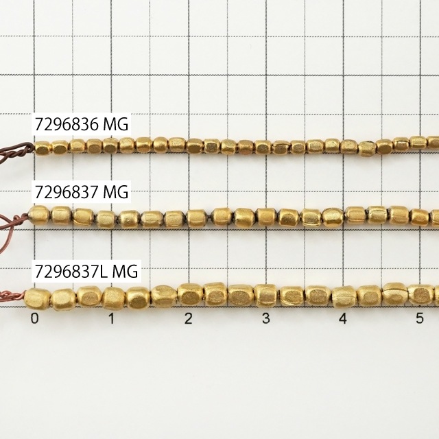 7296837MG 真鍮製ビーズ キューブ マットゴールド 2.5×2.0mm穴径1.0mm