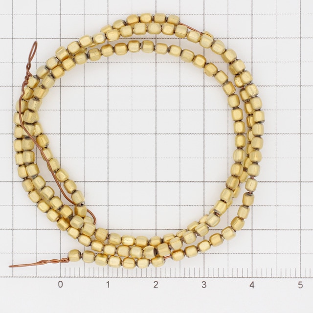 7296837MG 真鍮製ビーズ キューブ マットゴールド 2.5×2.0mm穴径1.0mm