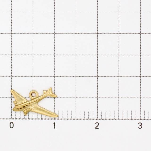 01R0077BRC 真鍮製チャーム 飛行機 裏抜き 生地 8.5×10.5×1.2mm 2ヶ 