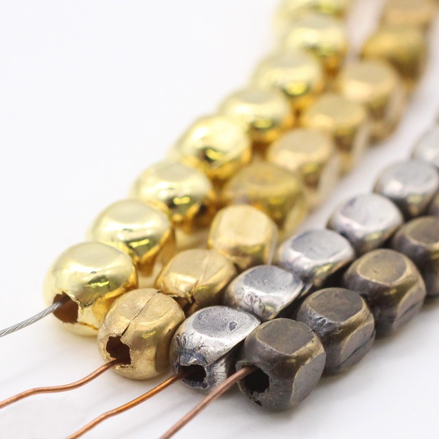 72979067AS 真鍮製ビーズ キューブ アンティークシルバー 6.0